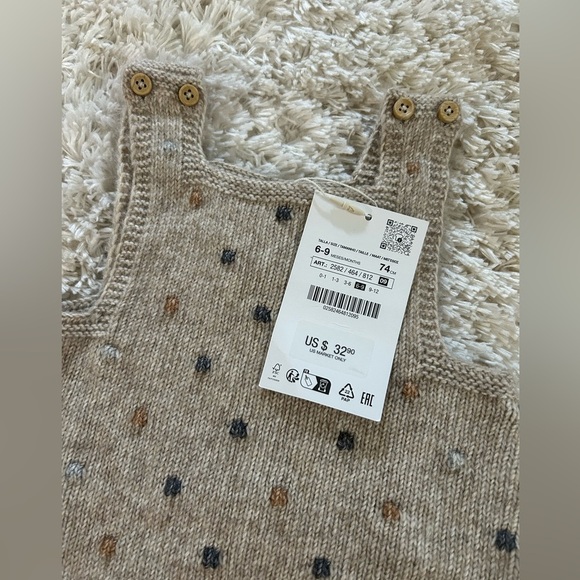 Zara Polka Dot Design onesie - Picture 2 of 2